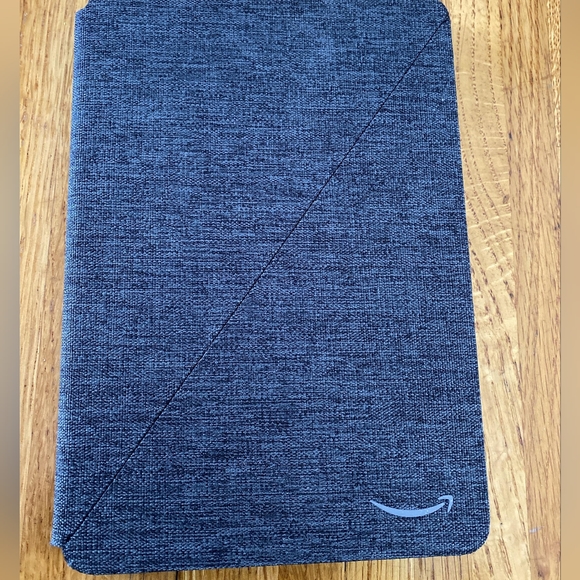 Amazon Fire HD10 Cover. - Picture 3 of 6